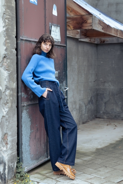 Essentials Blue