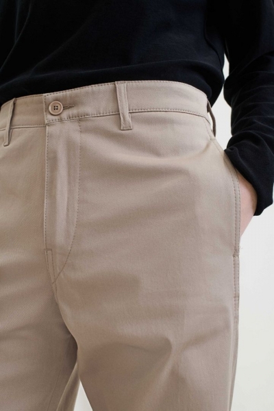  1700 Brown
