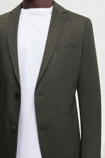  2100 Olive