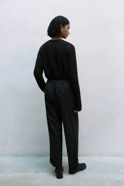 230442-B Black