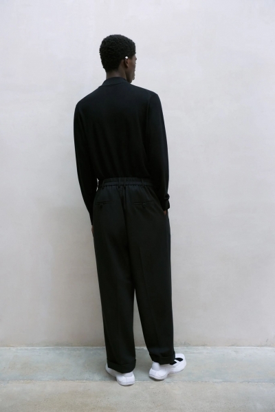 230442-B Black
