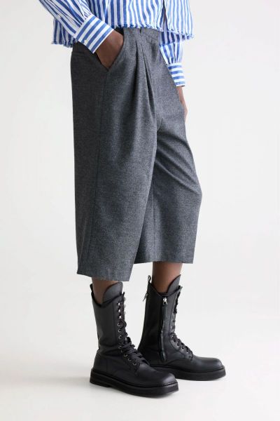  Anthracite