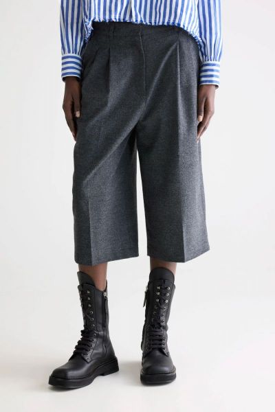  Anthracite