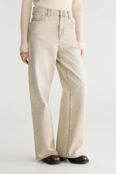  Beige Snow